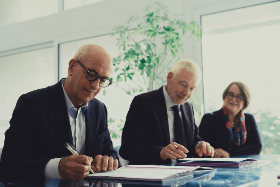 Signature d'une convention de mécénat entre la Fondation Toulouse Capitole Université et la Banque Populaire Occitane